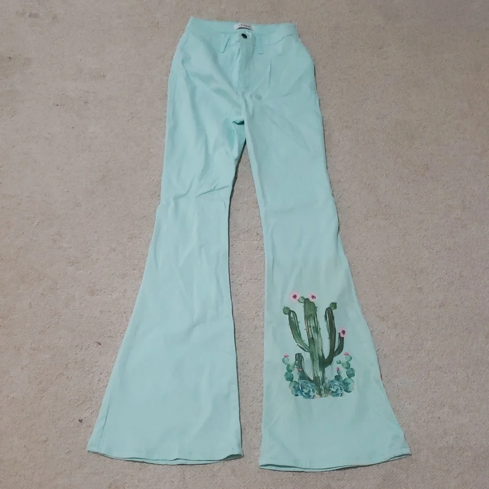 Ranch Dress'n Cactus Flare Jeans - Picture 2 of 3